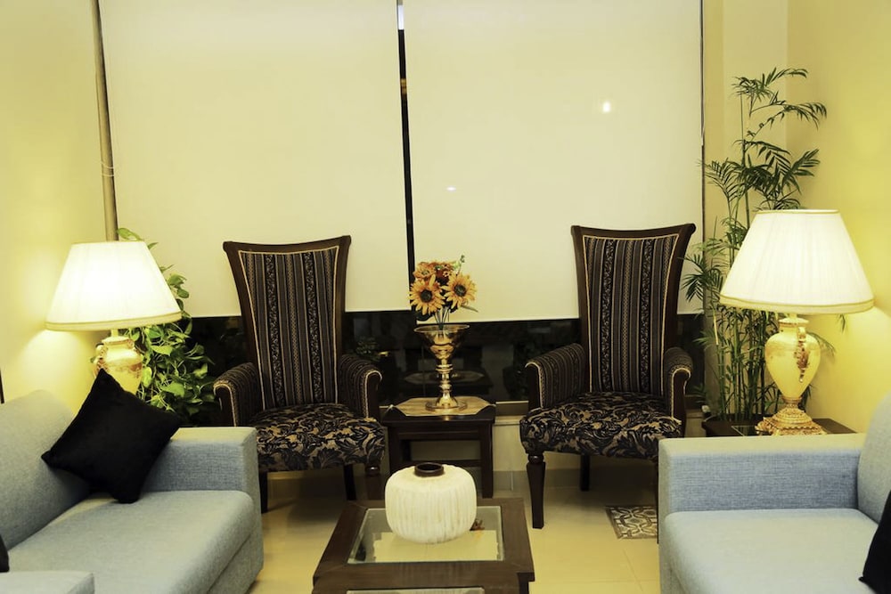 Royal Elegance Hotel 11/16
