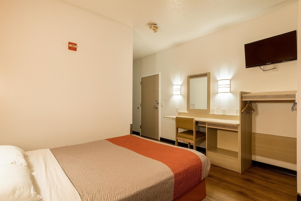 Motel6 Newport, TN 12/40