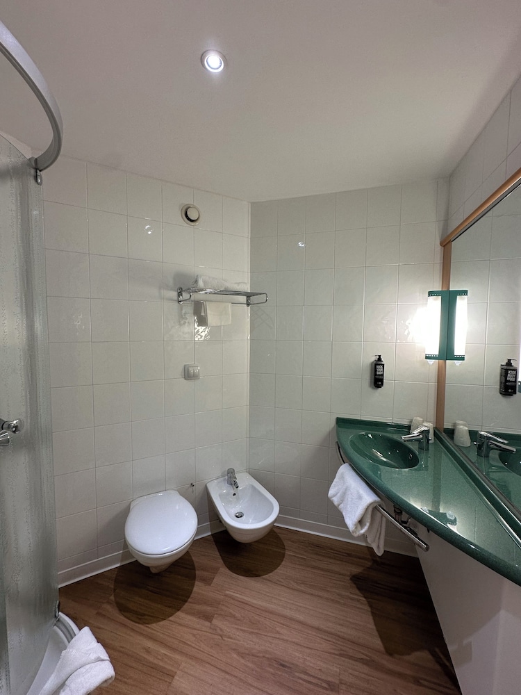 Ibis Roma Fiera 49/50