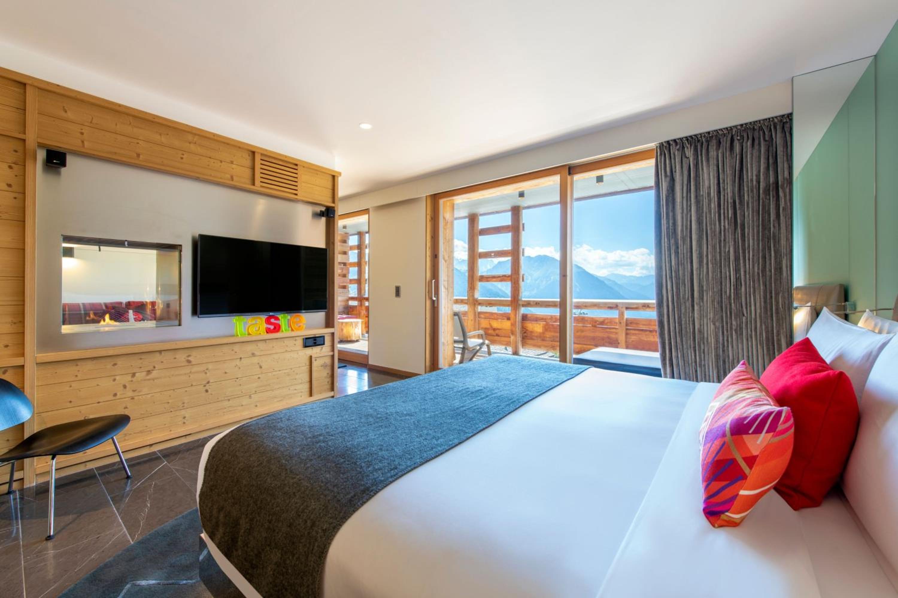 Escape, Suite, King Bed, Balcony, Large