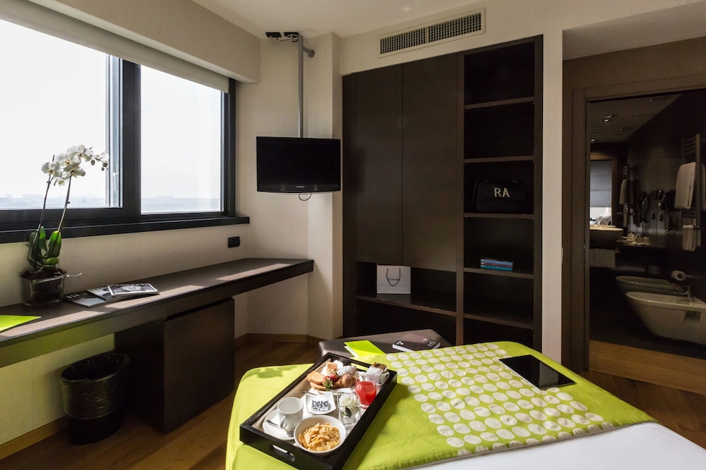 Best Western Plus The Hub Hotel 48/53