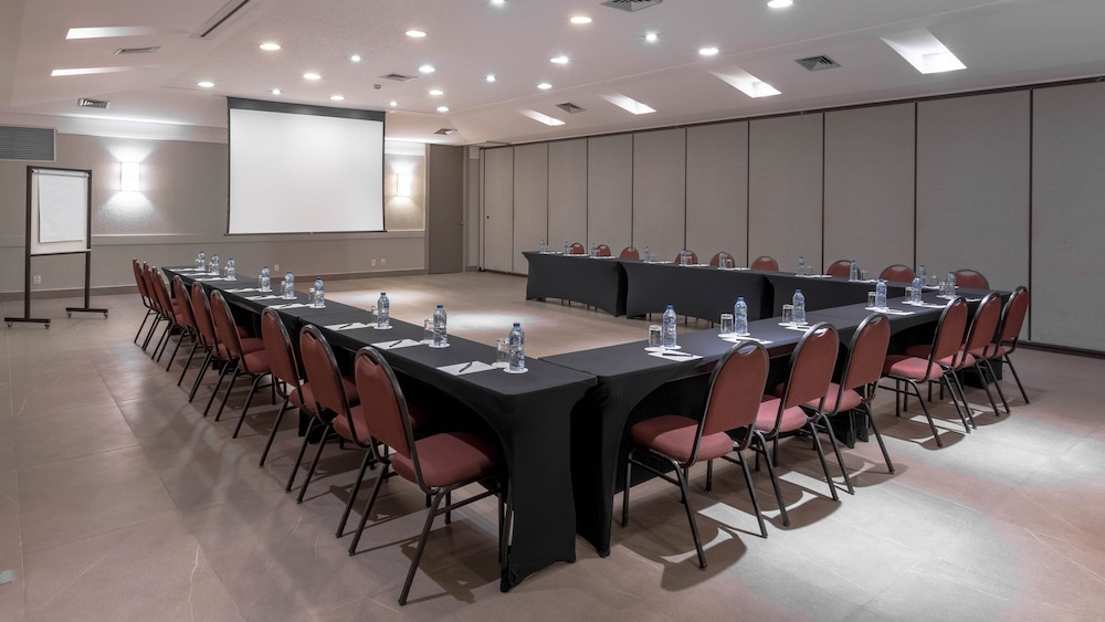 Hotel Deville Prime Cuiaba 77/86
