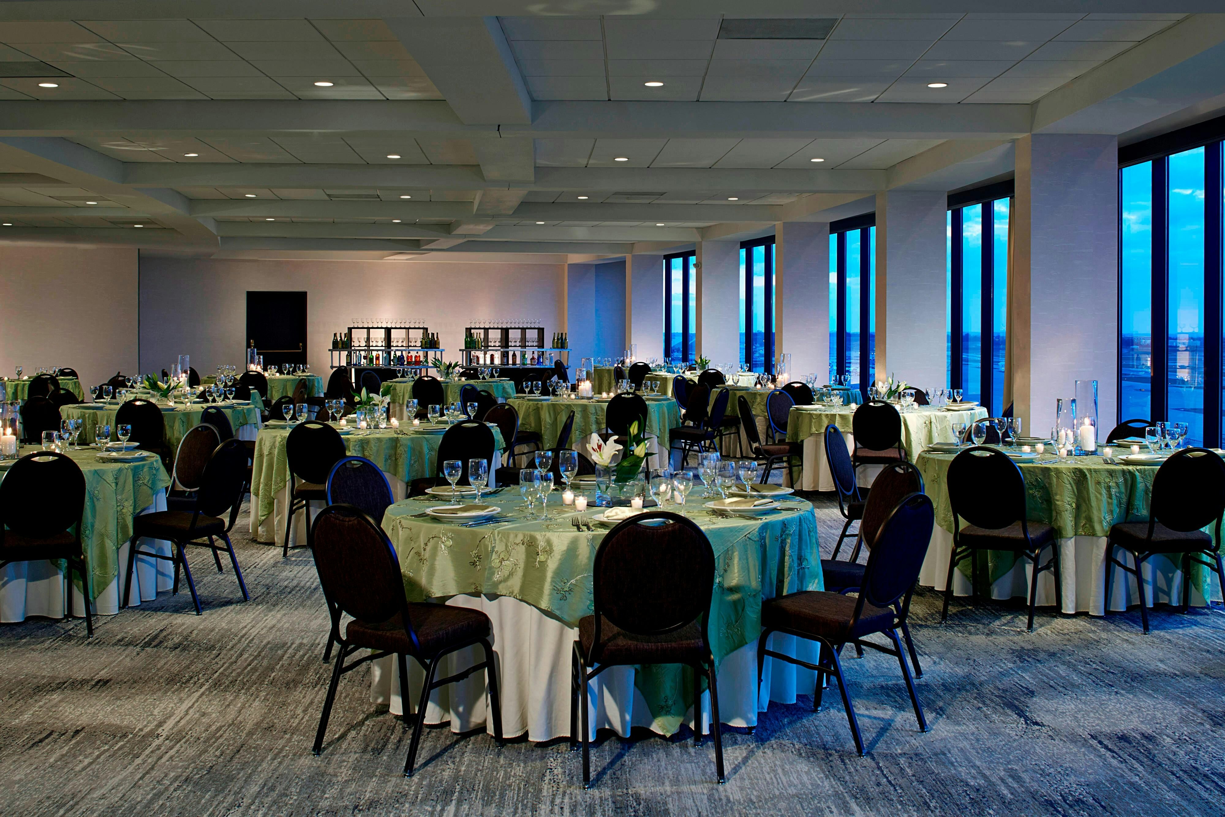 Renaissance St. Louis Airport Hotel 16/18
