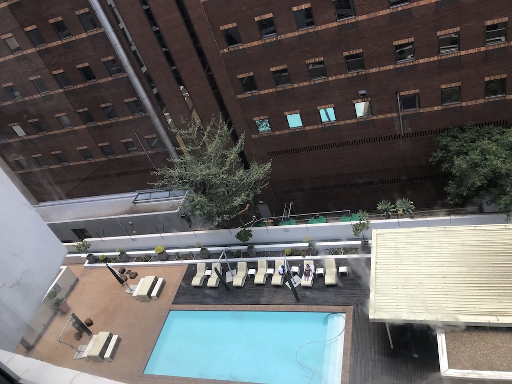 Sandton Apartments Hydro 5/73