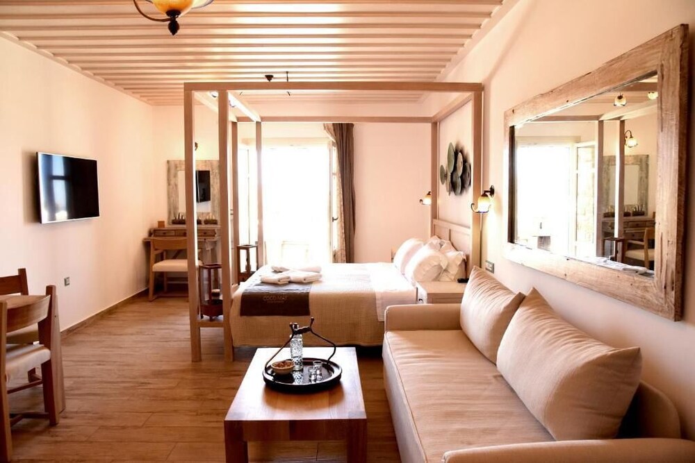 Messaria Hotel 24/63