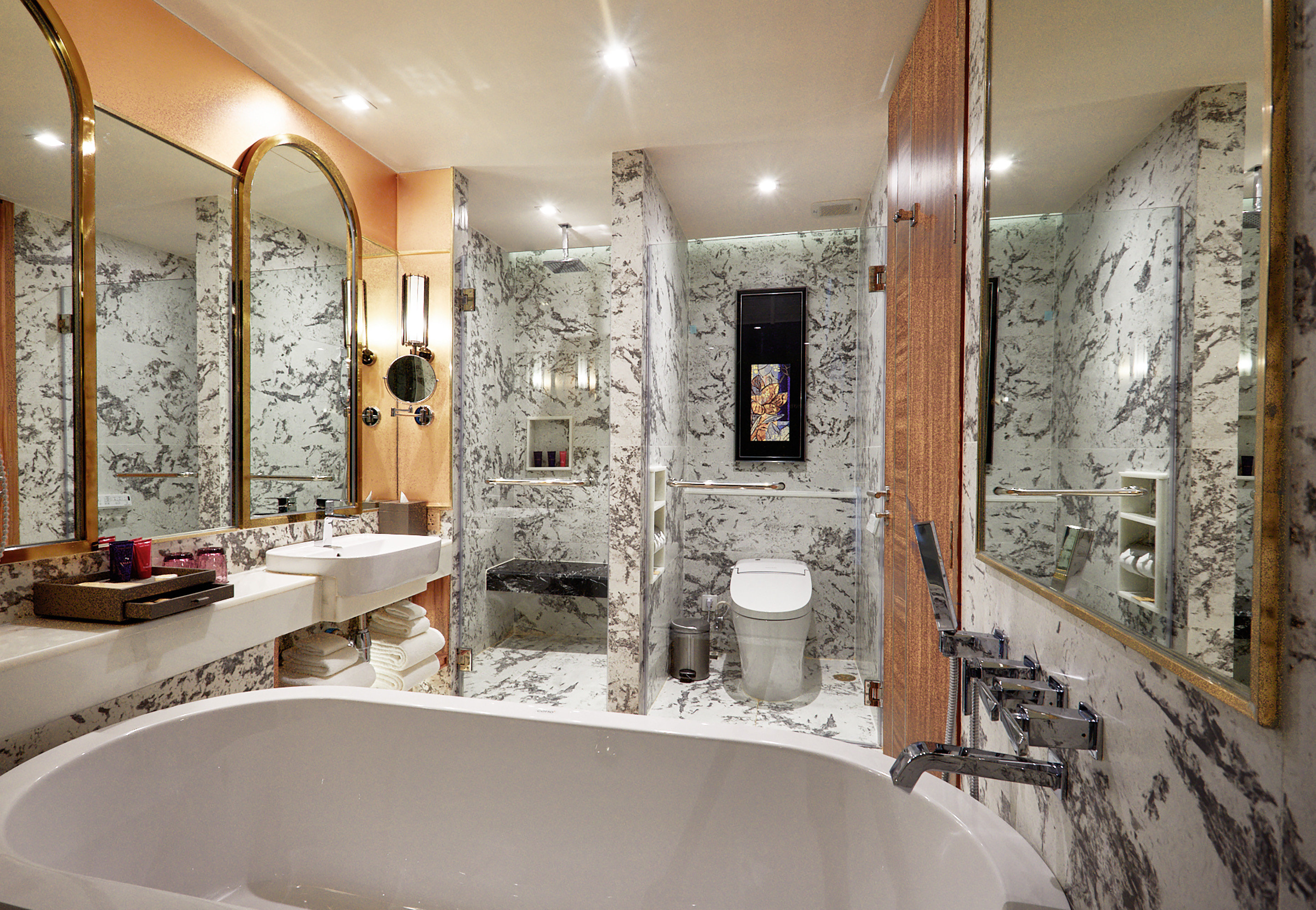 Valia Bangkok Sukhumvit 24 by Kingston Hotels 20/21