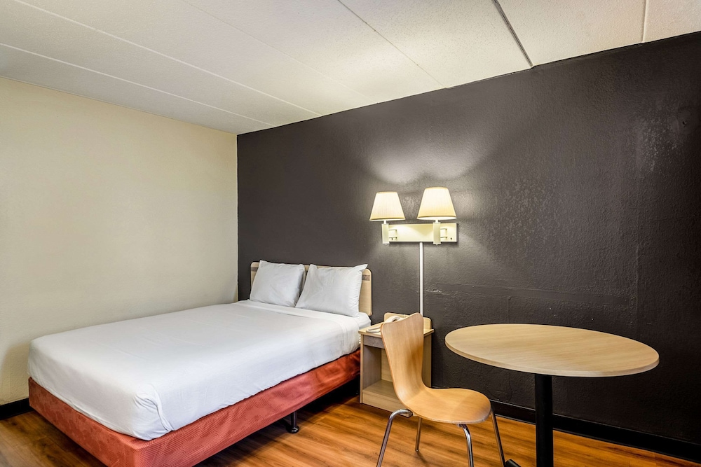Rodeway Inn Dubuque IA 13/31