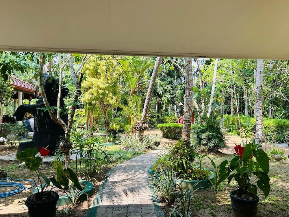 Traum Villa Bentota 44/50