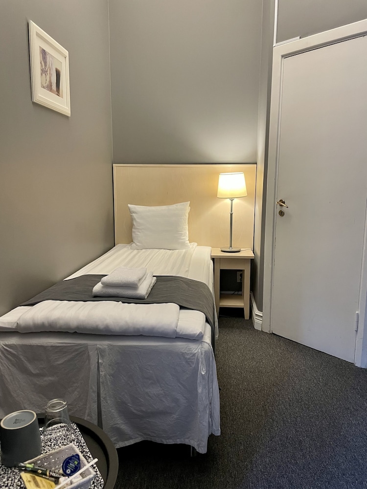 Unique Hotel 20/77