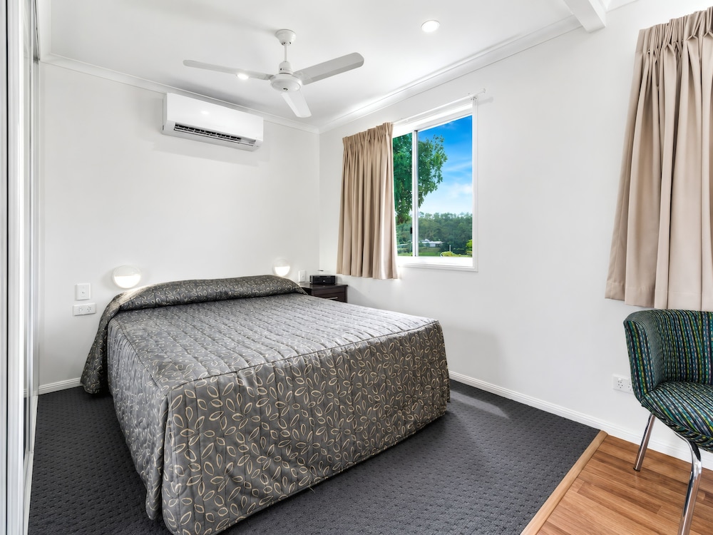 Deluxe, Cabin, Queen Bed