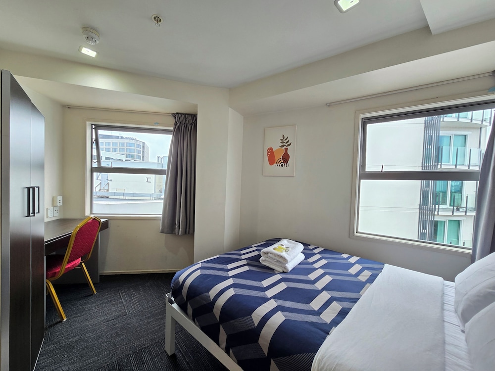 Empire Apartments 24/67