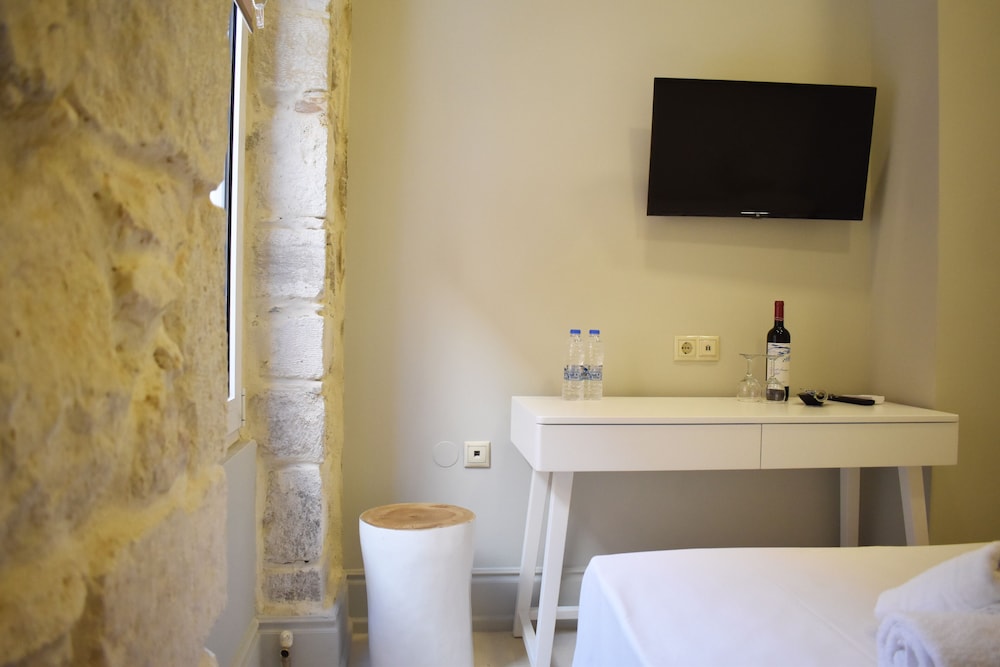 Candia Suites And Rooms 41/49