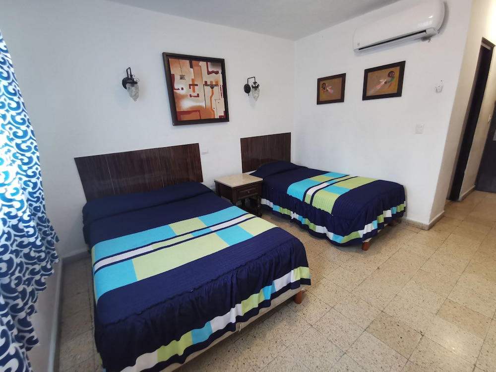 Las Dalias Inn 18/60