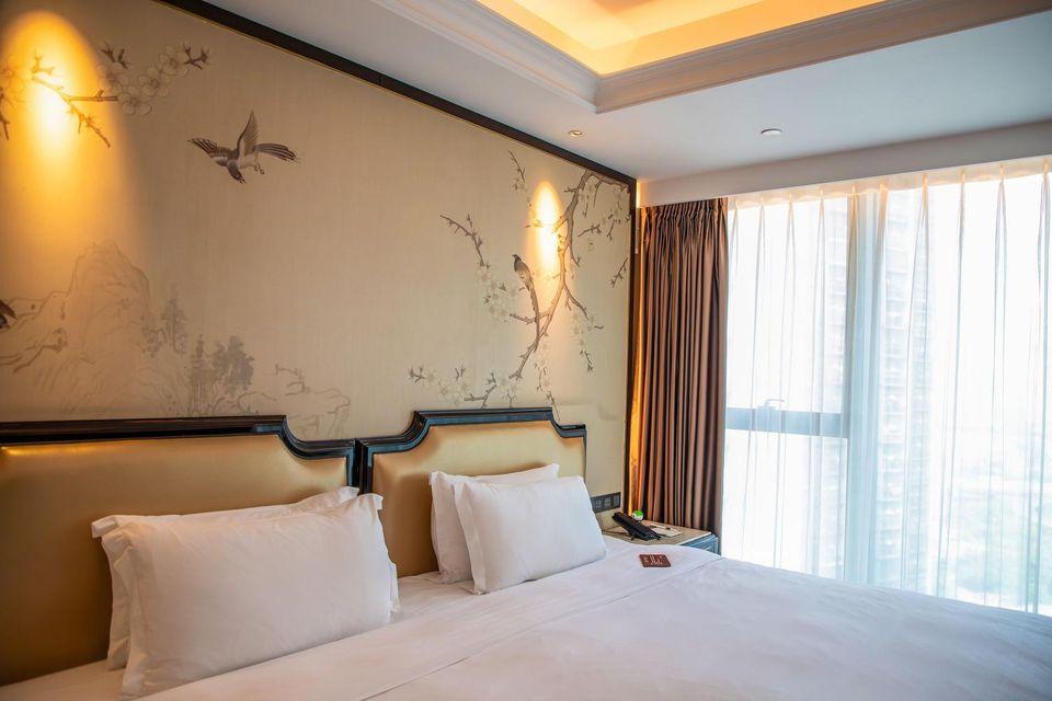 Urban, King Bed