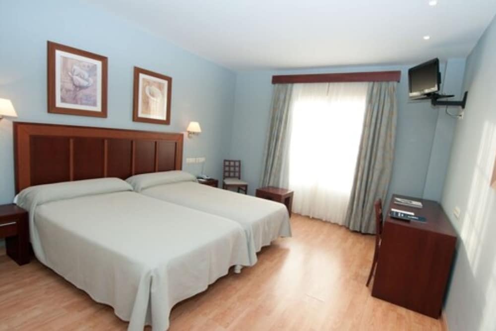 Hotel Santiago Leon 14/50