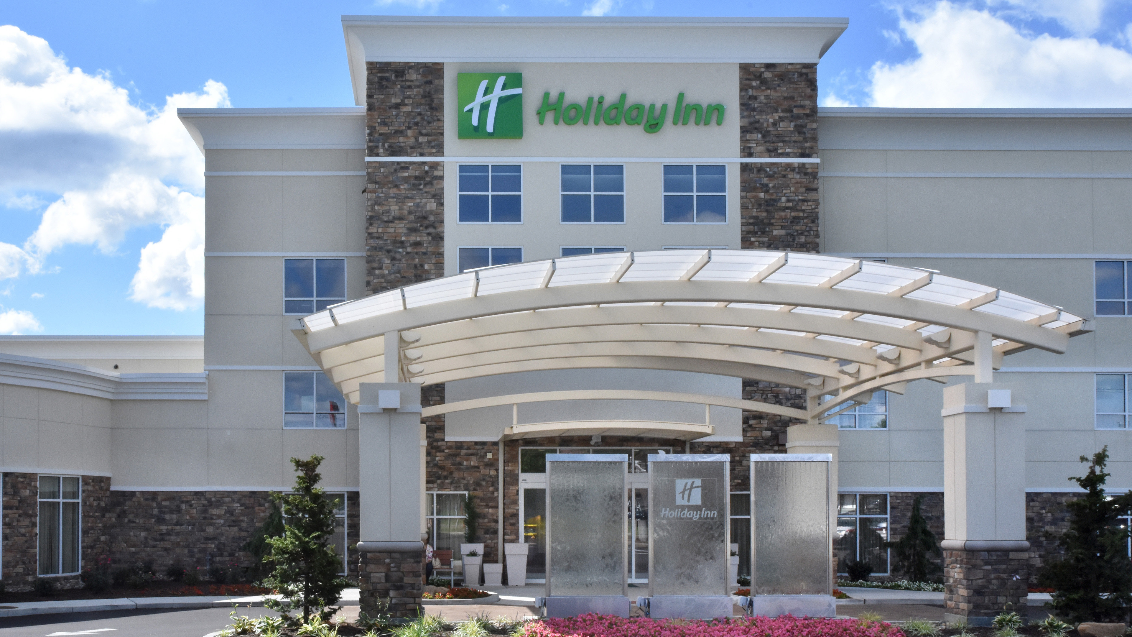 Holiday Inn Canton (Belden Village) 4/72