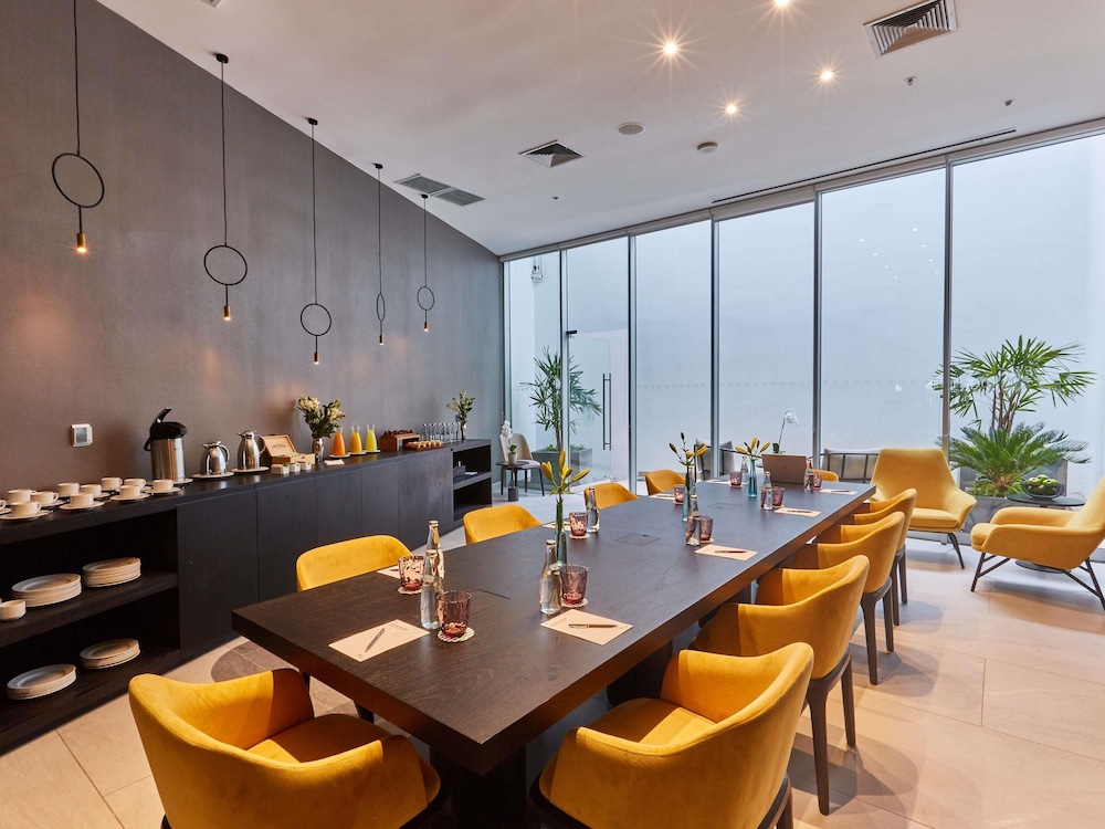 Pullman Lima San Isidro 37/49