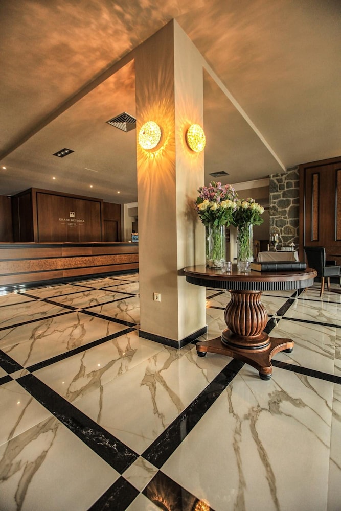 Grand Meteora Hotel 36/60
