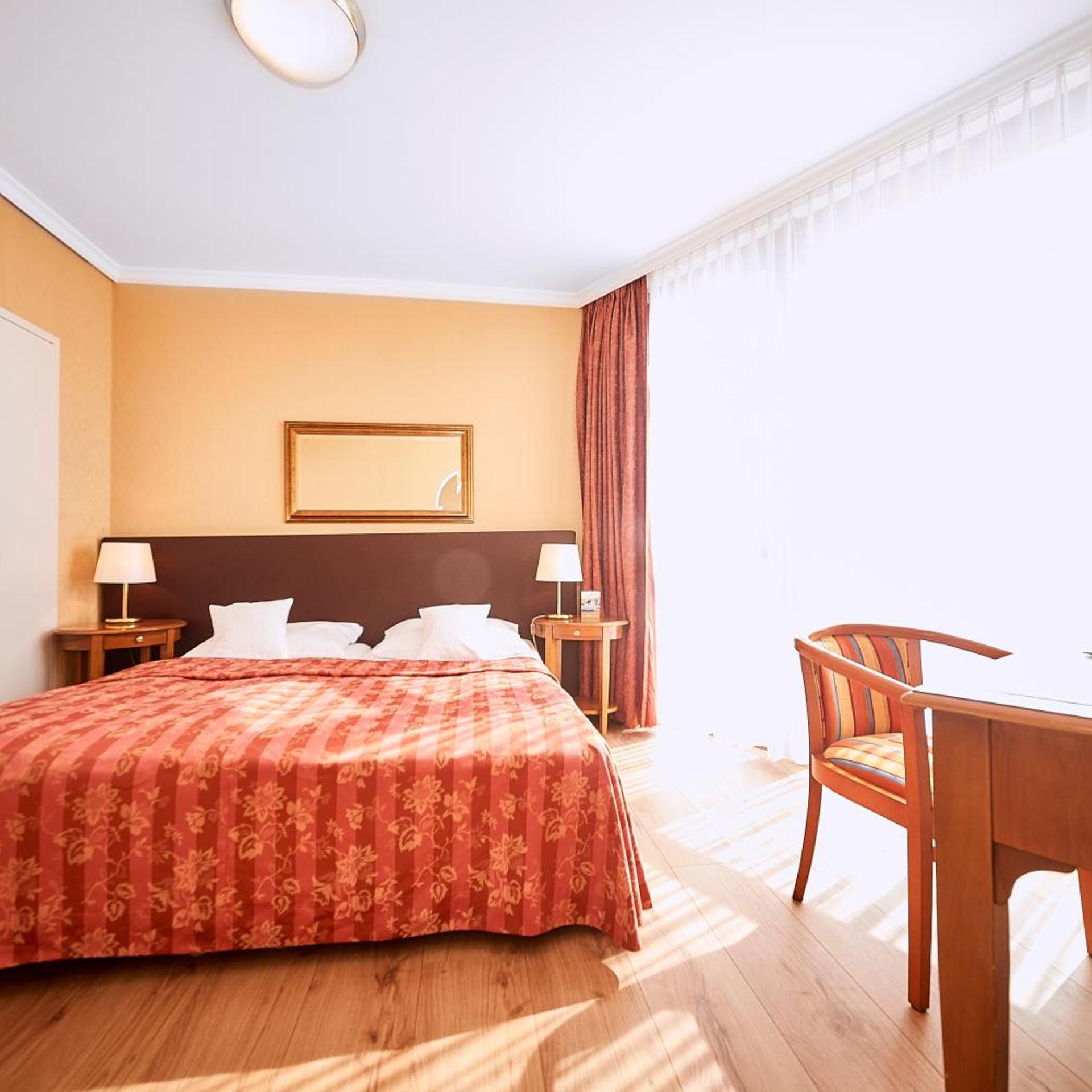 Deluxe, King Bed