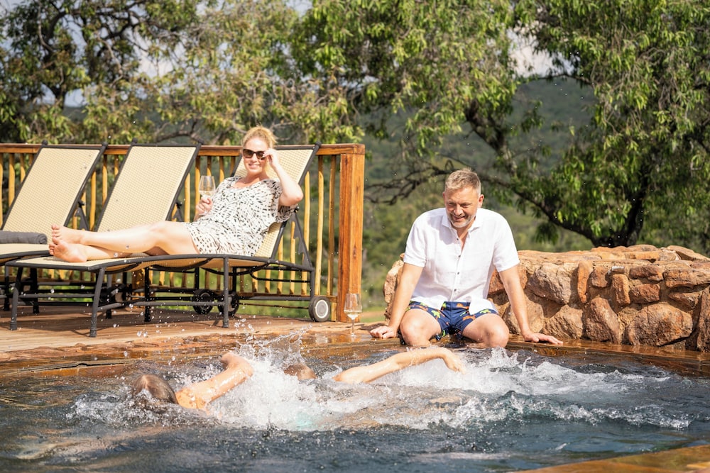 Ekuthuleni Lodge 21/50