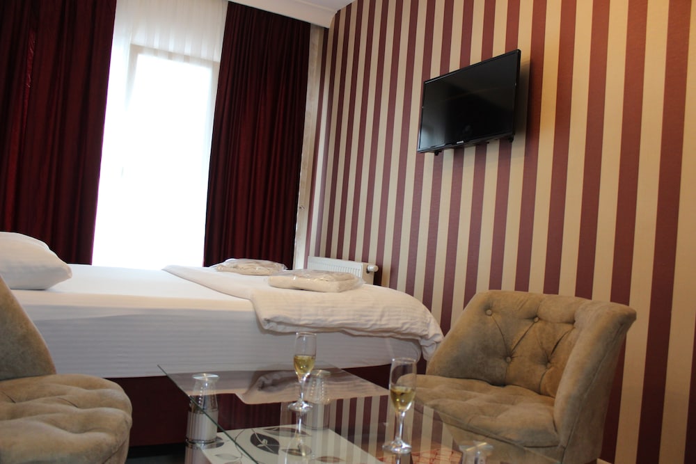 Quars Suite 22/50