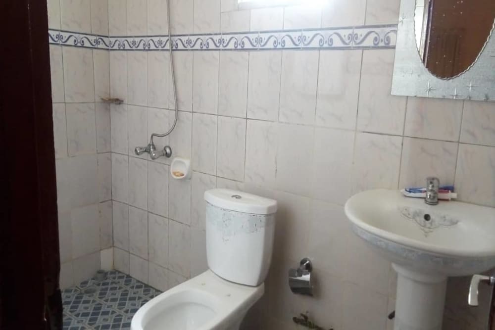 EXCLUSIVE, SUITE, QUEEN BED
