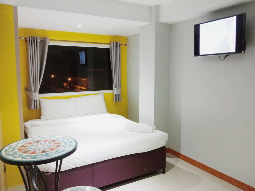 Blue Orchids Hotel 17/66