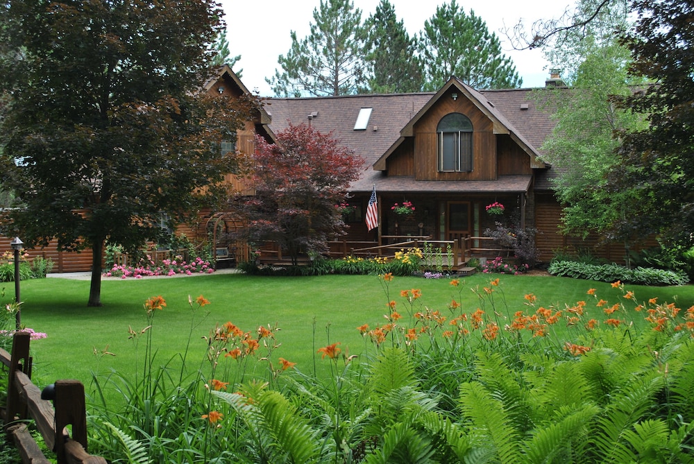Horton Creek Inn Bed and Breakfast 60/66