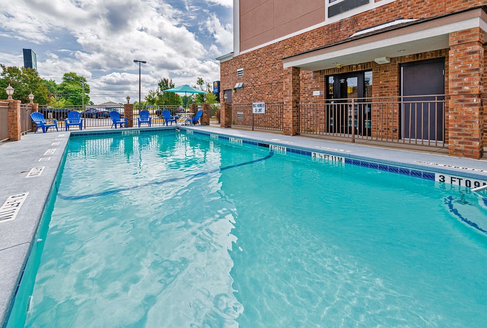 Comfort Inn & Suites Augusta West Near Fort Gordon 7/49