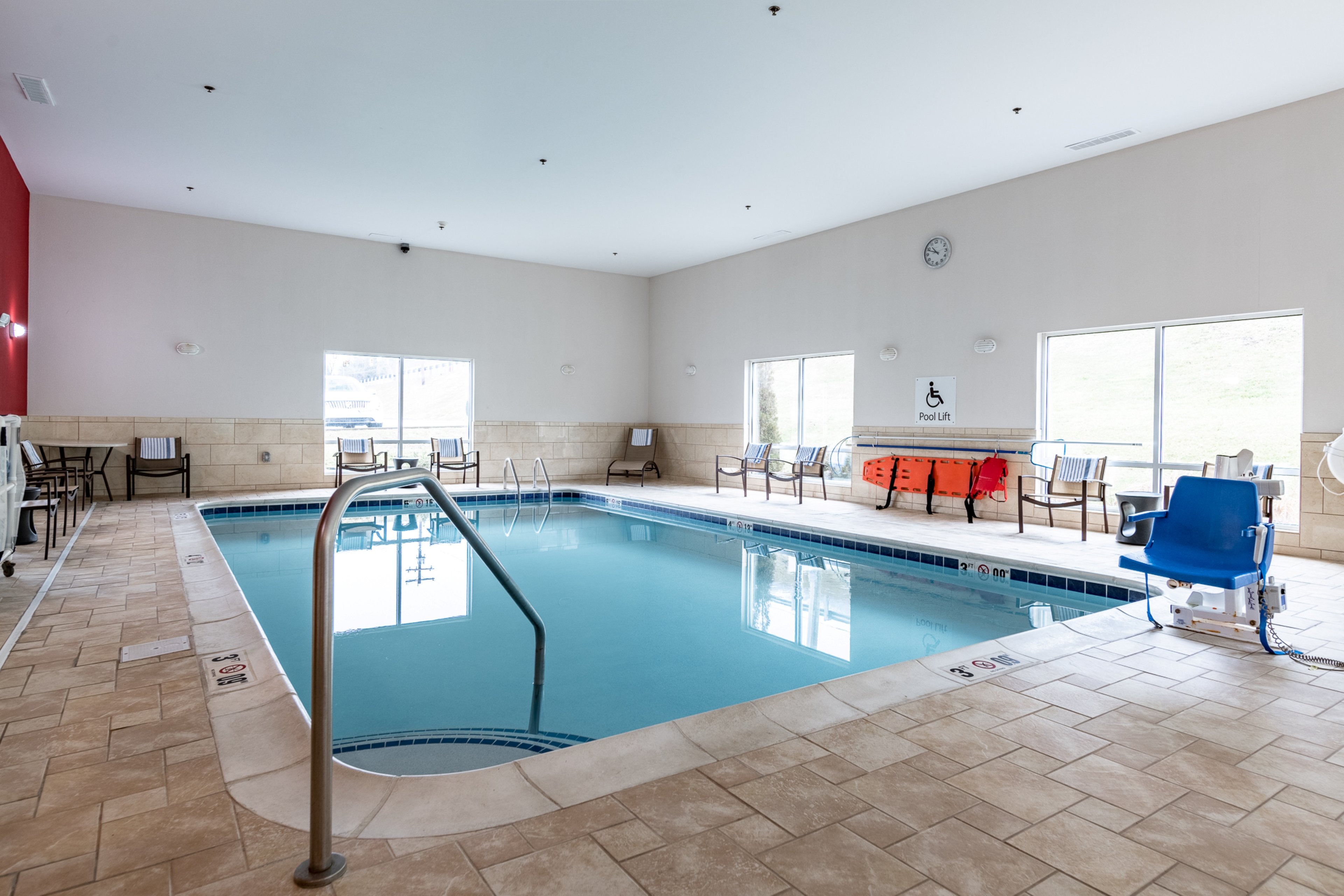 Holiday Inn Express And Suites Ironton 37/76