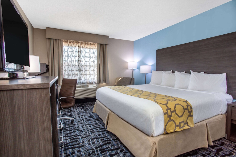 Baymont By Wyndham Joliet 13/50