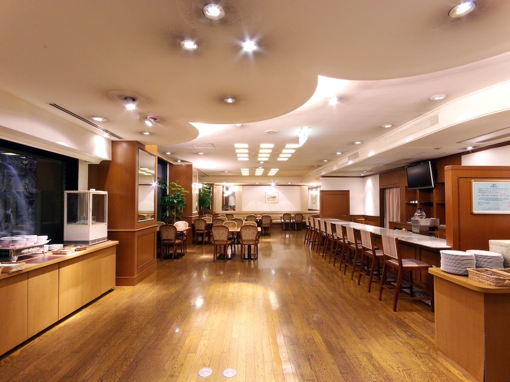 Sasebo Washington Hotel 4/65
