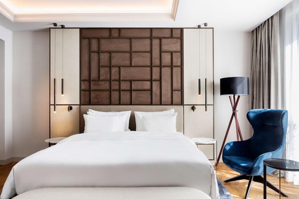 Radisson Collection Hotel, Magdalena Plaza Sevilla 21/73