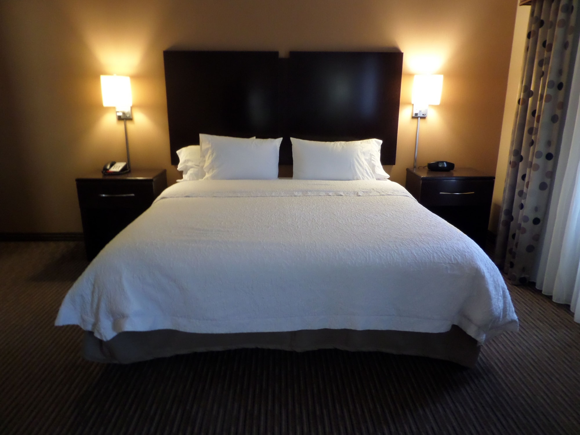 STUDIO, KING BED, ACCESSIBLE