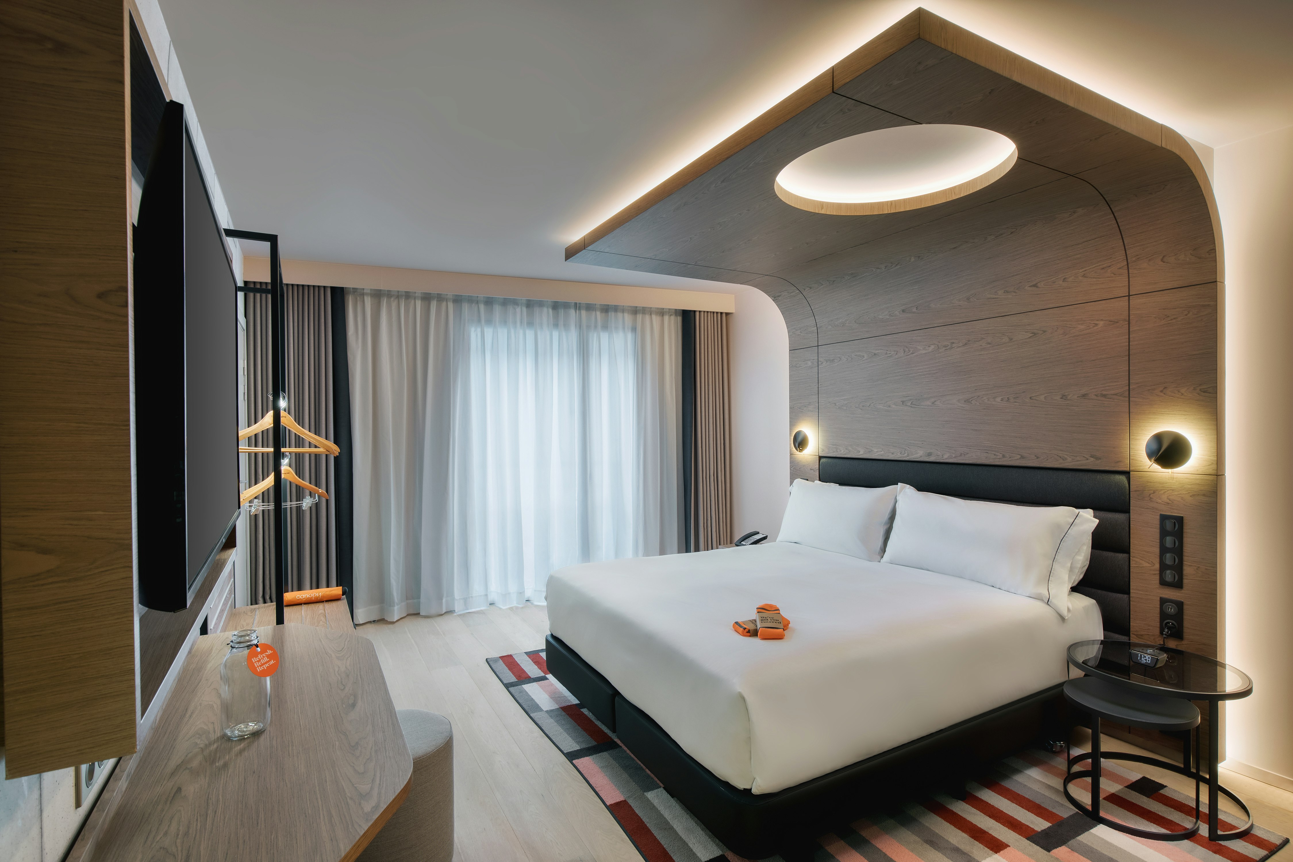 ROOM, KING BED, ACCESSIBLE