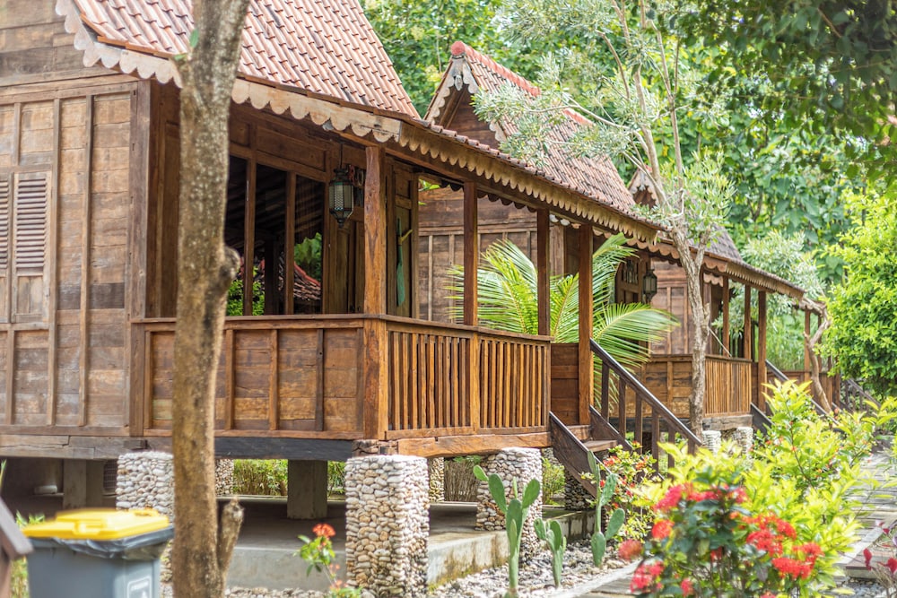 Jukung Cottage 2/50