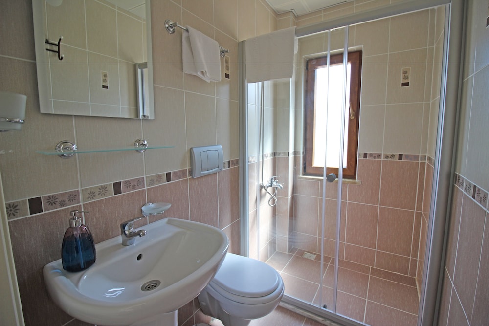 Alize Otel 44/46