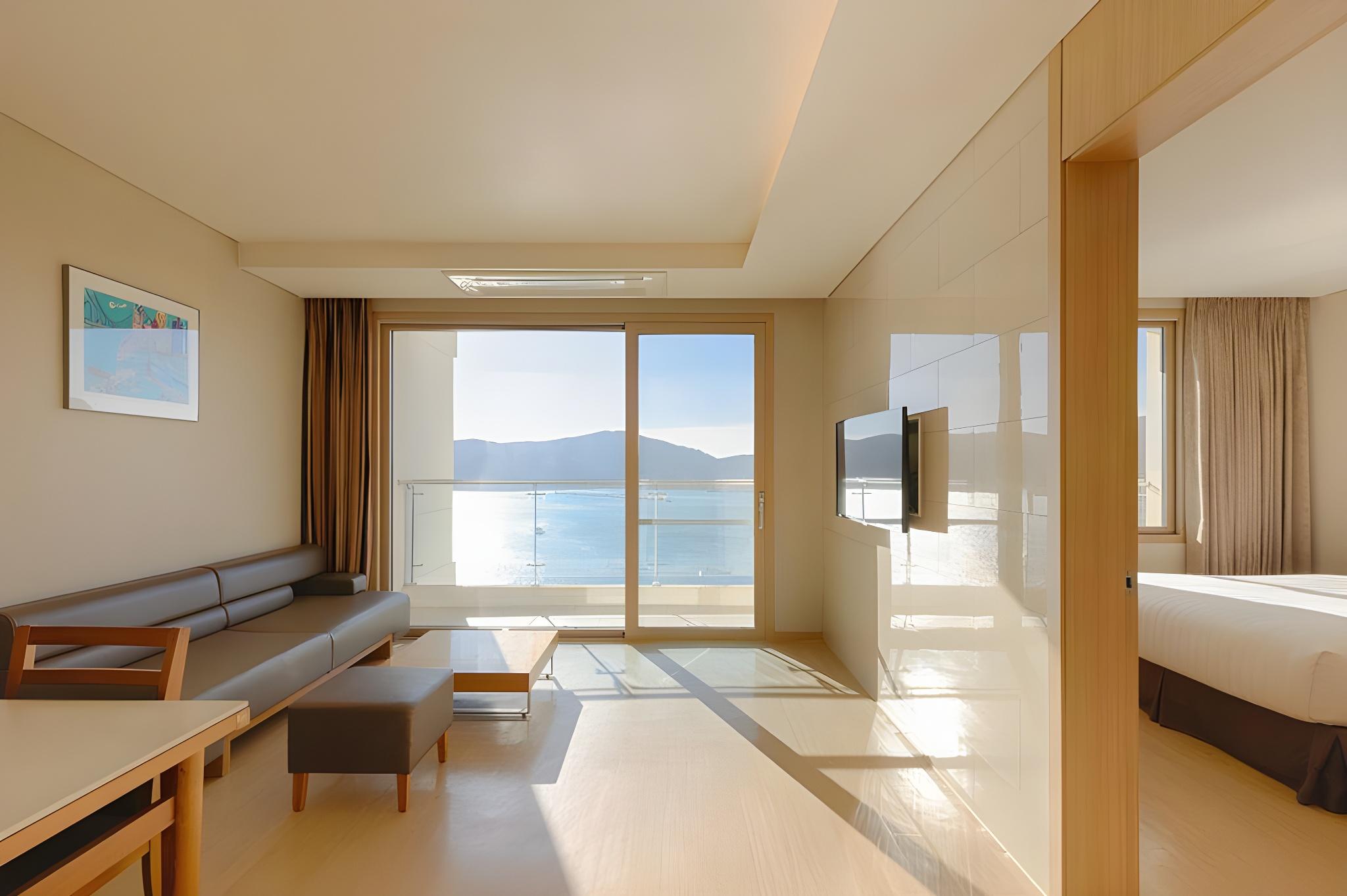 Suite, Marina View, Kitchen