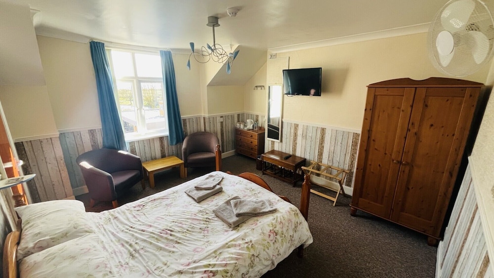 Clarence House Hotel 16/47