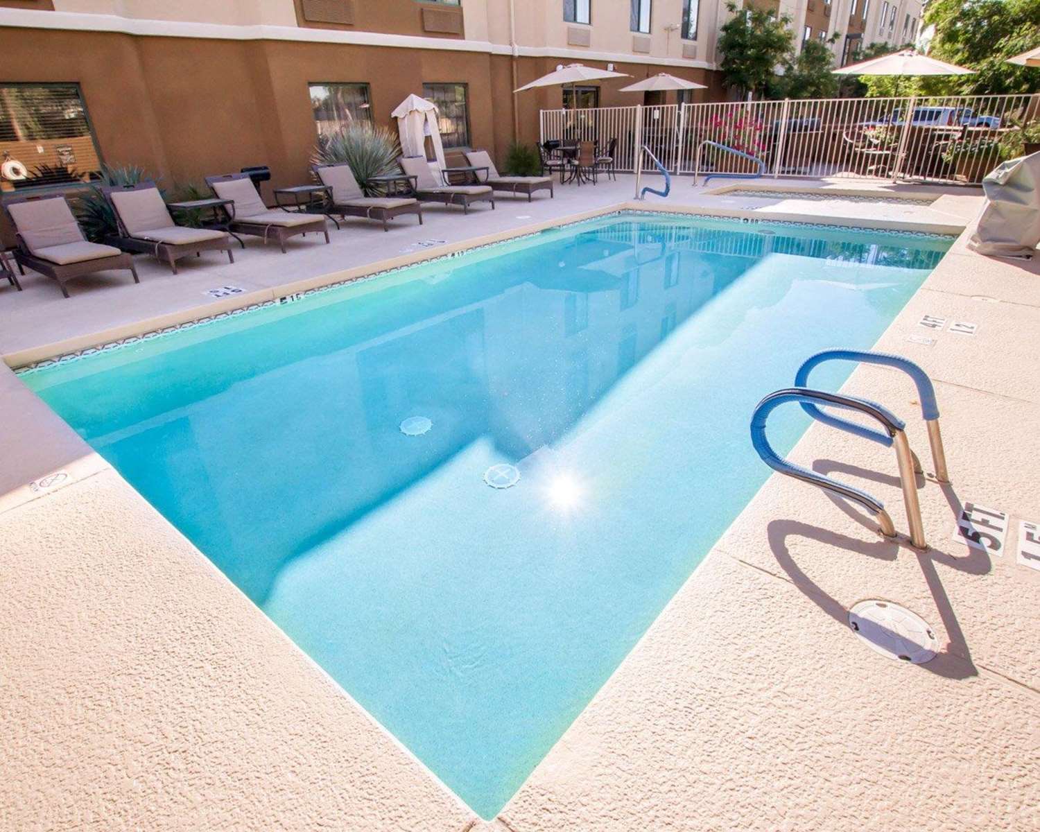 Sleep Inn North Scottsdale Near Mayo Clinic 15/30