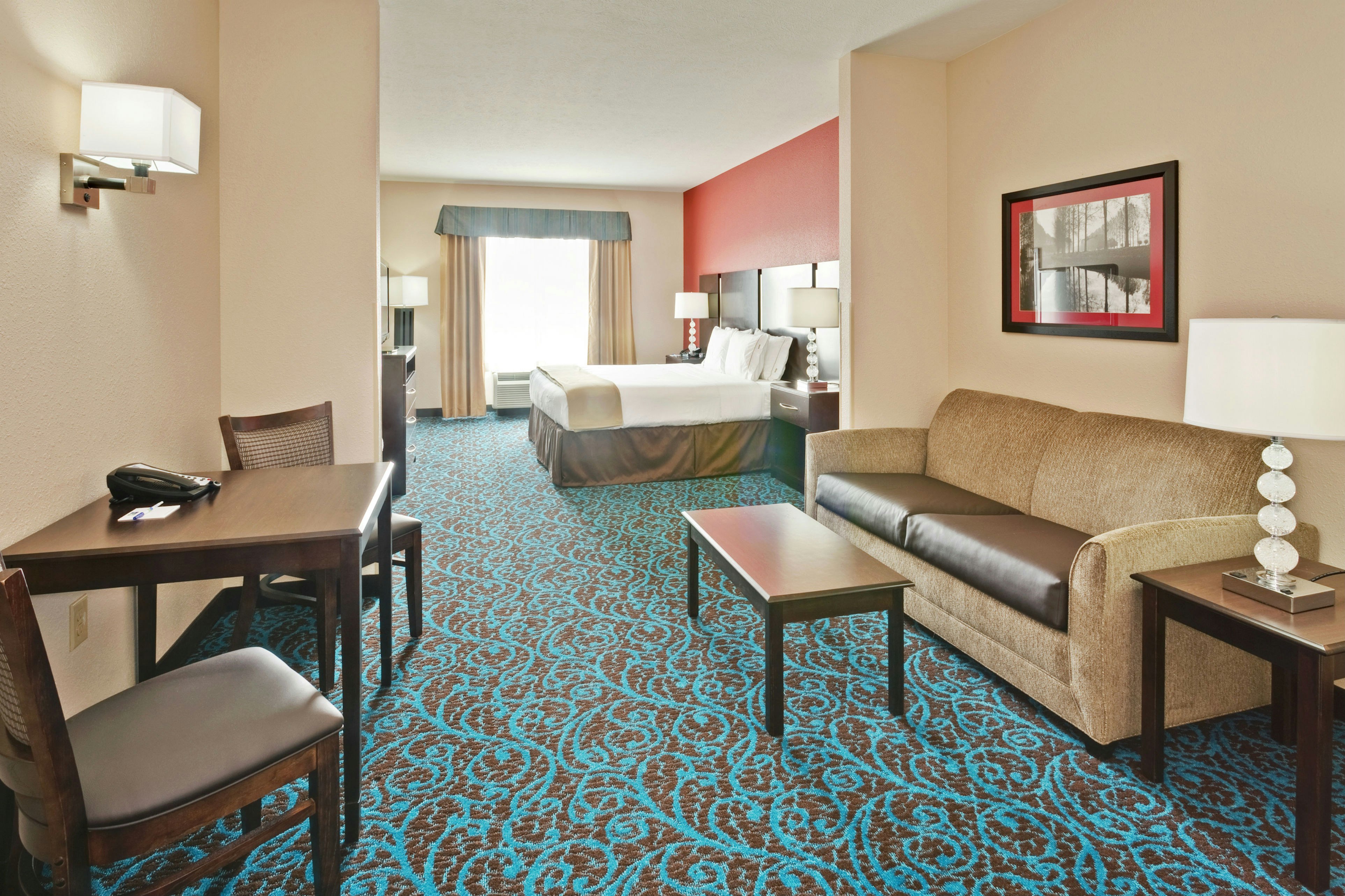 Holiday Inn Express Hotel Suites New Philadelphia 41/66