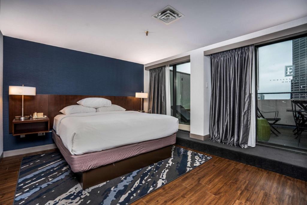 2 Bedrooms, Master, 2 King Beds, City View, Balcony