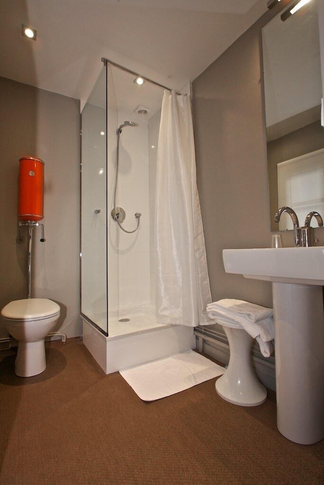 HOTEL HENRI IV 11/69