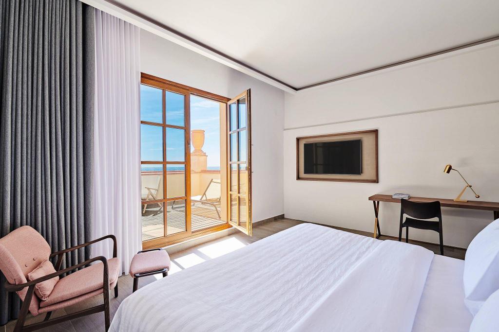 Grand, Guest Room, Premium, King Bed, Beach Front, Terrace