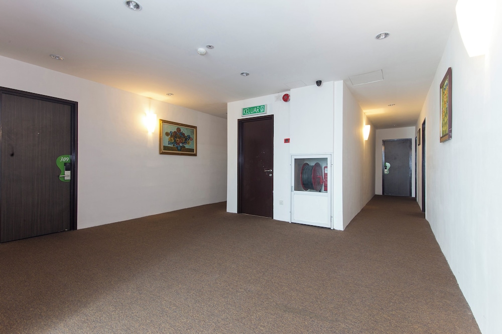 OYO 442 Marvelton Hotel 36/41