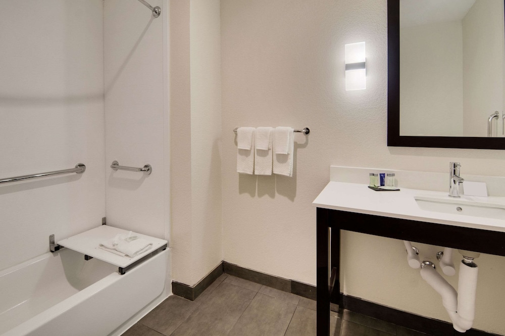 MainStay Suites Dallas Northwest - Irving 63/66