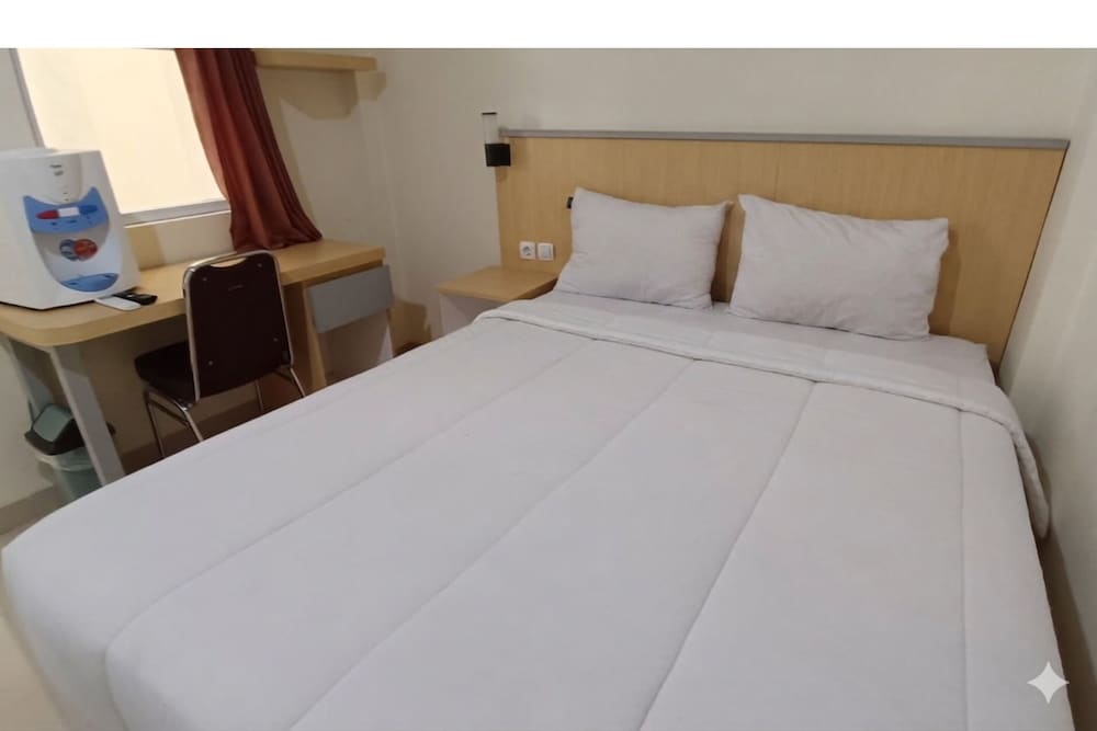 Hotel O near Taman Sriwedari formerly Indria Inn 11/42