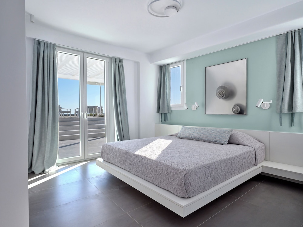 BLUE MARE VILLAS 16/48