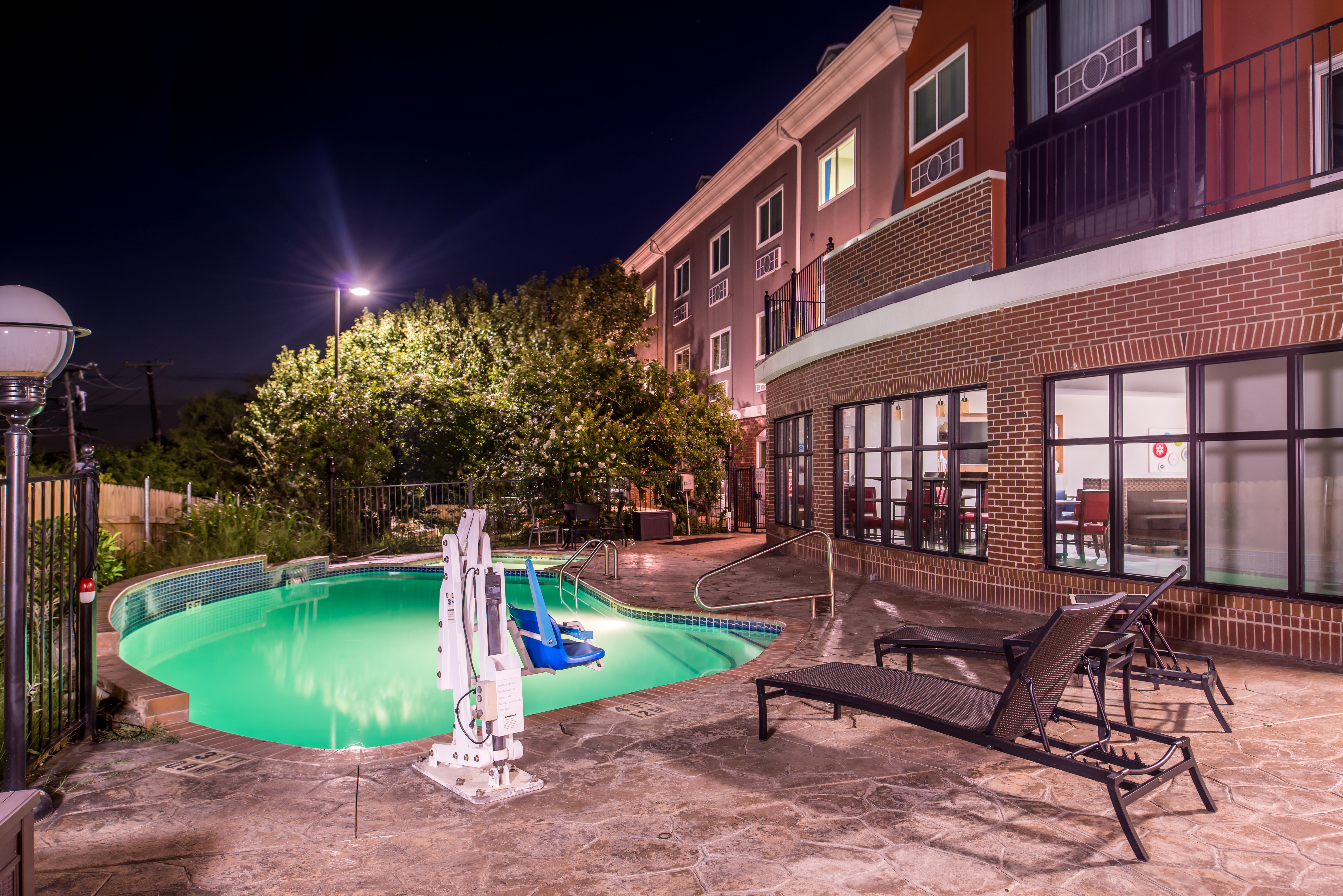 Holiday Inn Express Hotel And Suites Elgin 55/57