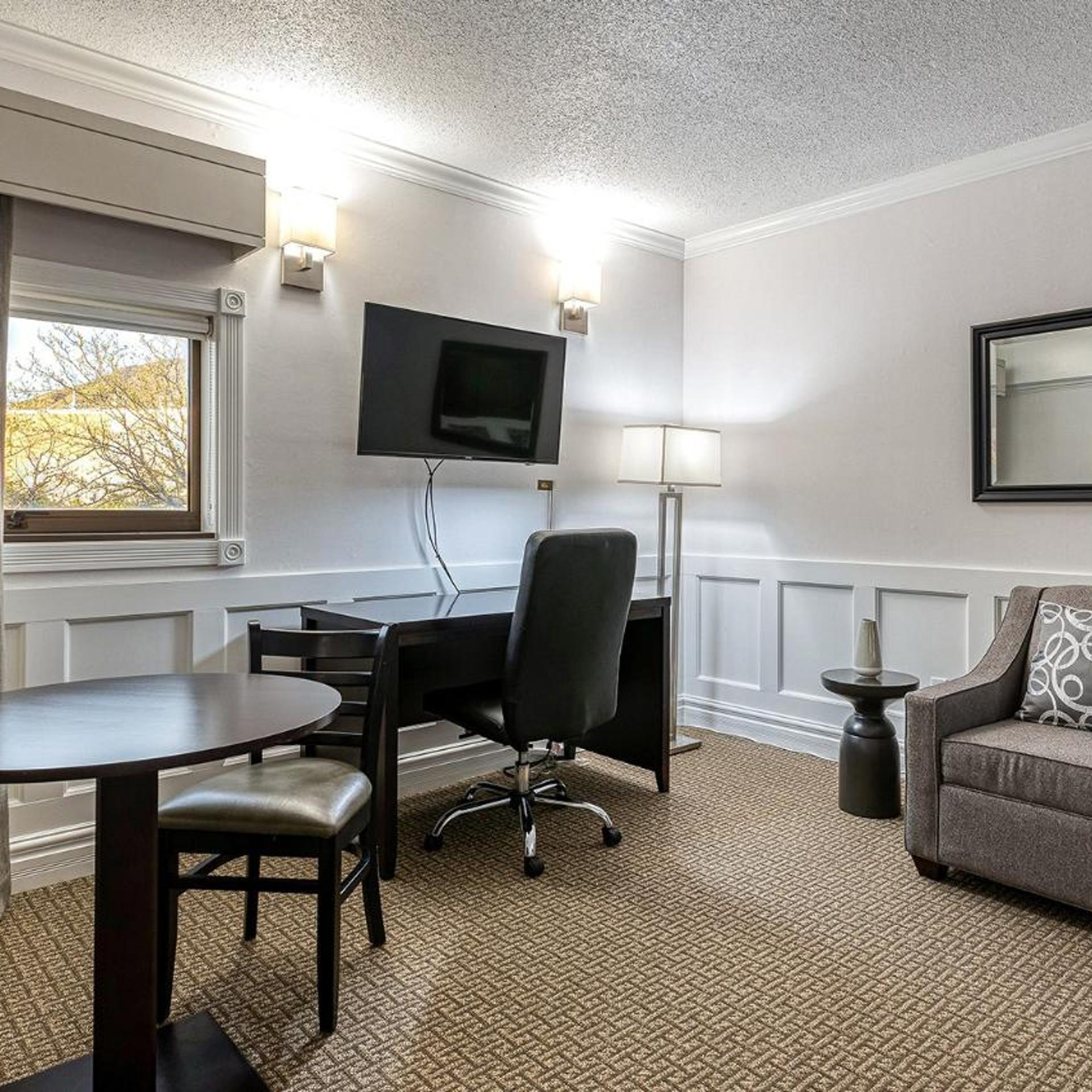 University Inn 19/22